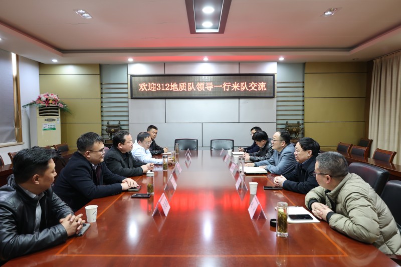 E85A4449.JPG E85A4449.JPG