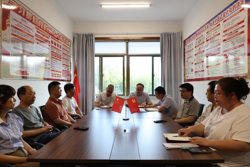 9568e8250f2fade2e5451502a9c75d27.jpg 9568e8250f2fade2e5451502a9c75d27.jpg