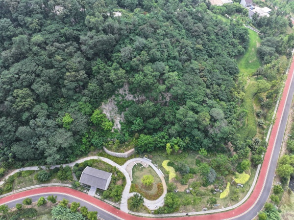 图为黄山村地灾治理项目完工后航拍图.jpg 图为黄山村地灾治理项目完工后航拍图.jpg